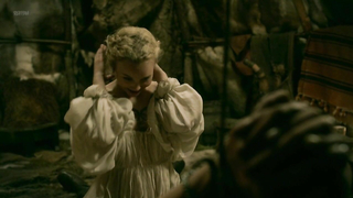 Dagny Backer Johnsen nuda - scena di sesso da Vikings s05e07 (2018)