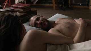 Эмми Россум обнаженная - постельная сцена из сериала «Бесстыдники» s08e10 (2017)
