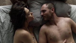 Эмми Россум обнаженная - постельная сцена из сериала «Бесстыдники» s08e10 (2017)
