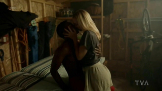 Ludivine Reding çıplak - Fugueuse s01e01 (2018)'den seks sahnesi