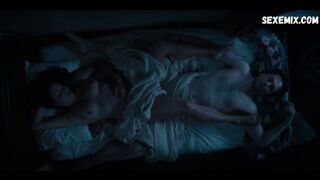 Seins de Veronica Falcon, scène dans Perry Mason s01e04 (2020)