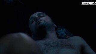 Seins de Veronica Falcon, scène dans Perry Mason s01e04 (2020)