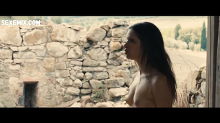 Вирджини Эфира, Дафна Патакия лесбиянки, сцена в Benedetta (2021)