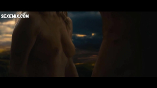 Вирджини Эфира, Дафна Патакия лесбиянки, сцена в Benedetta (2021)