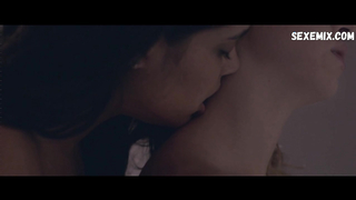 Sydney Sweeney, Otmara Marrero Bikini, Szene in Clementine (2019)