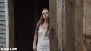 Christina Ricci seksi, Lizzie Borden Axe Aldı (2014) filmindeki sahne