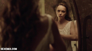 Christina Ricci seksi, Lizzie Borden Axe Aldı (2014) filmindeki sahne