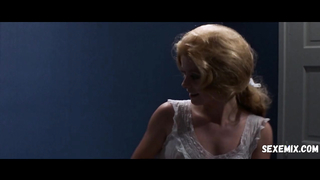 Catherine Deneuve üstsüz, Mississippi Denizkızı (1969) filmindeki sahne