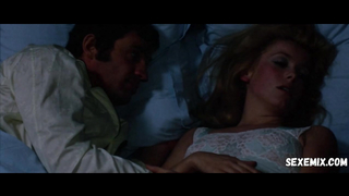 Catherine Deneuve üstsüz, Mississippi Denizkızı (1969) filmindeki sahne