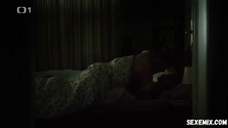 Anna Geislerova sexy, Szene in Nevinne lzi s01e01 (2013)