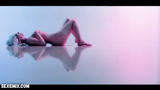 Tia Tan, Satomi Hiraguri, Sasa Handa sexy, scène dans Colonel Panics (2016)