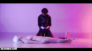 Tia Tan, Satomi Hiraguri, Sasa Handa sexy, scène dans Colonel Panics (2016)