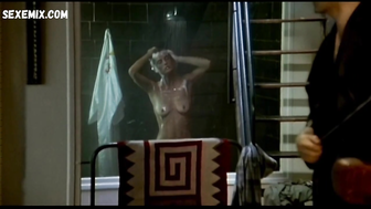 Sandrine Dumas, Laure Killing sexy, scène dans Beyond Therapy (1987)