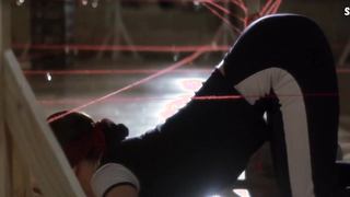 Catherine Zeta-Jones sexy, scene in Entrapment (1999)