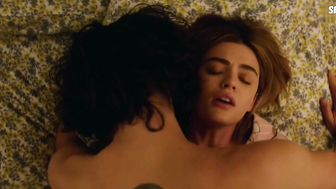 Stormi Maya Lucy Hale, Ariel Ashsexy, Toutes les scènes de A Nice Girl Like You (2020)