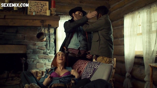 Katherine Barrell'in göğüsleri, Wynonna Earp s03e10 (2018) sahnesi
