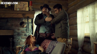 Katherine Barrell'in göğüsleri, Wynonna Earp s03e10 (2018) sahnesi