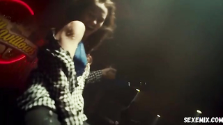 Melanie Scrofano seksi, Wynonna Earp sahnesi s03e01 (2018)