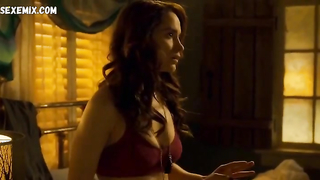 Melanie Scrofano scena cowgirl in Wynonna Earp s01e09 (2016)