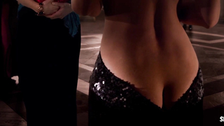 Berenice Marlohe, Jaime Ray Newman, Owee Rae sexy, scena in Valley of the Gods (2019)