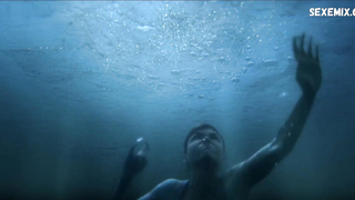 Сексуальная Руби Роуз, сцена в «Бэтвумен» s01e01 (2019)