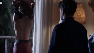 Ямила Сауд секси, сцена в El encanto (2020)