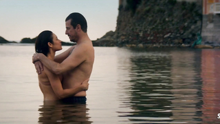 Olga Kurylenko seksi, The Bay Of Silence (2020) sahnesi