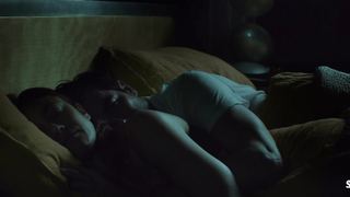 Olga Kurylenko seksi, The Bay Of Silence (2020) sahnesi