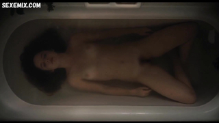 Naian Gonzalez Norvind, Ana Kupfer sexy, scene in Leona (2018)