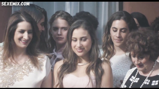 Naian Gonzalez Norvind, Ana Kupfer sexy, scene in Leona (2018)