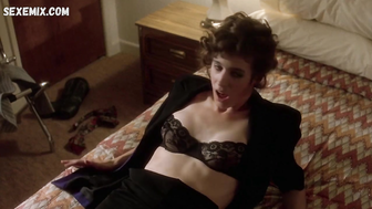 Isabella Rossellini, Sean Young sexy, scene in Cousins (1989)