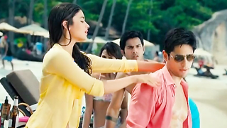 Yılın Öğrencisi'nde Alia bhatt bikinili ateşli video sahnesi