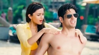 Yılın Öğrencisi'nde Alia bhatt bikinili ateşli video sahnesi