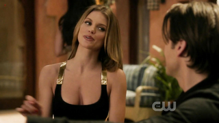 AnnaLynne McCord sexy, scene in 90210 (2012)