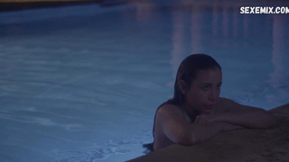 Stephanie Salgado sexy, scène dans Teen Daze (2016)