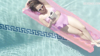 Stephanie Salgado sexy, scène dans Teen Daze (2016)