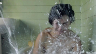 Julieta Figueroa sexy, escena en Vendra la muerte y tendra tus ojos (2019)