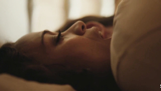 Зои Салдана сексуальна, сцена в фильме «Закон ночи» (2016)