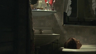 Leelee Sobieski, lésbica de Tara Fitzgerald, cena de In a Dark Place (2006)