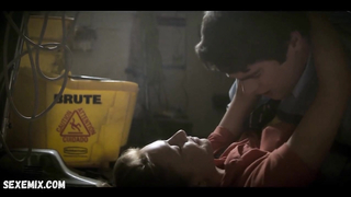 Maddie Phillips sexy, scène dans Teenage Bounty Hunters s01e01 (2020)