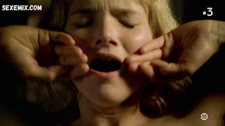 Sophie Quinton mostra bunda, cena em Quand vient la peur (2010)