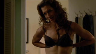 Sesso da dietro con Alysia Reiner, scena in Orange Is The New Black s03e11-13 (2015)