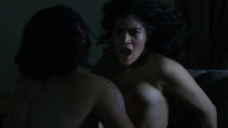 Laura Gomez Breast, cena em Orange Is the New Black s04e09 (2016)