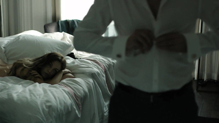 Riley Keough sexy, scena in The Girlfriend Experience s01e04 (2016)