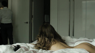 Riley Keough sexy, scena in The Girlfriend Experience s01e04 (2016)