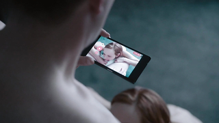 Louisa Krause a des relations sexuelles en cow-girl, scène dans The Girlfriend Experience s02e05 (2017)