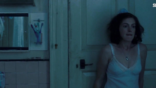 Anne Hathaway-Unterwäscheszene in One Day (2011)