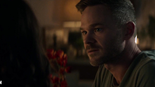 Scène sexy d'Ashley Greene dans Aftermath (2021)