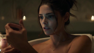 Scène sexy d'Ashley Greene dans Aftermath (2021)