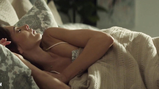 Scène sexy d'Ashley Greene dans Aftermath (2021)